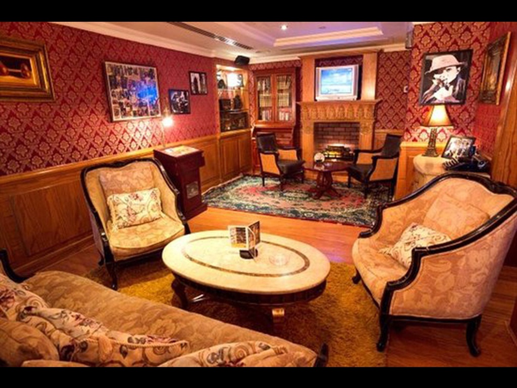 Anglais pub sherlock holmes Arabian Courtyard Hotel & Spa Bur Dubaï