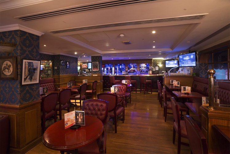 Pub inglés sherlock holmes Arabian Courtyard Hotel & Spa Bur Dubaï