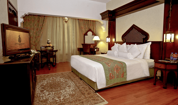 Classic Chambre Arabian Courtyard Hotel & Spa Bur Dubaï Classic Chambre Arabian Courtyard Hotel & Spa Bur Dubaï